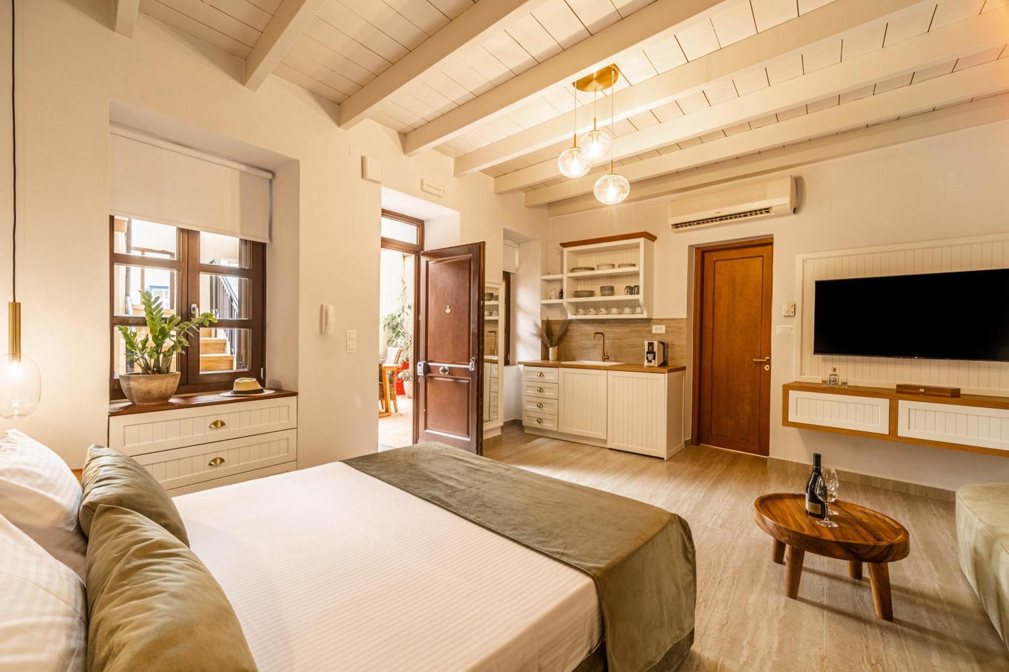 Lithinon Luxury Suites Ханья Экстерьер фото
