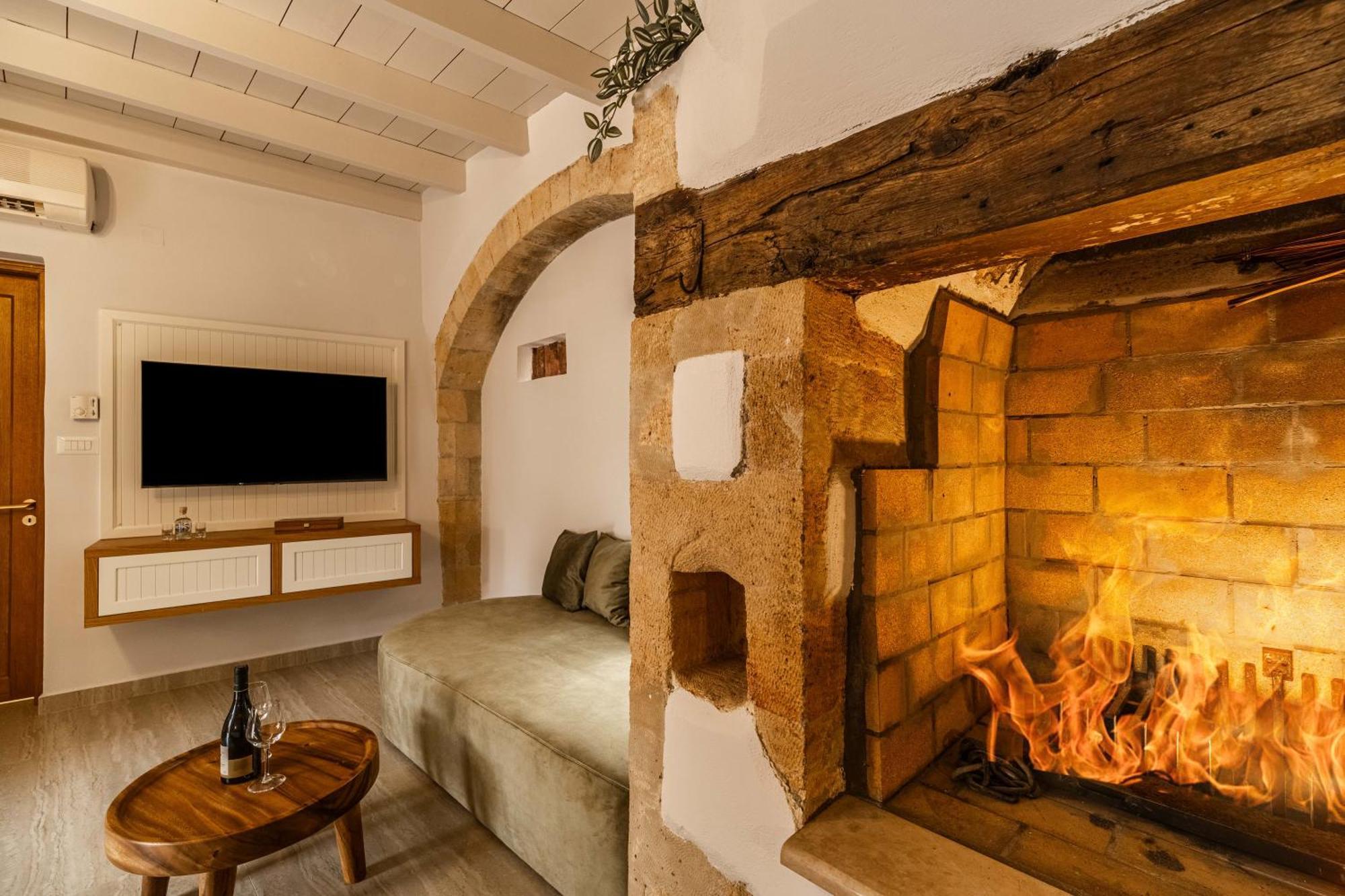 Lithinon Luxury Suites Ханья Экстерьер фото